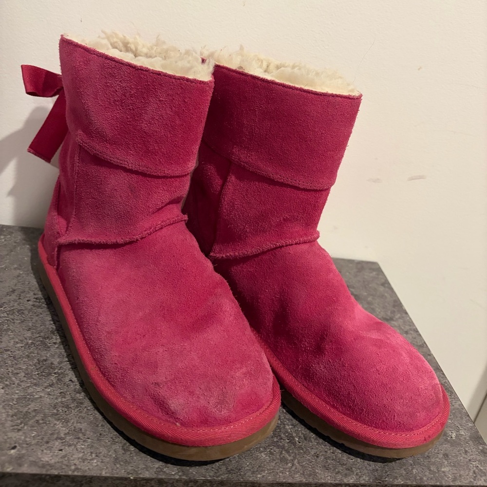 Koolaburra by UGG Victoria pink short boots size 3
